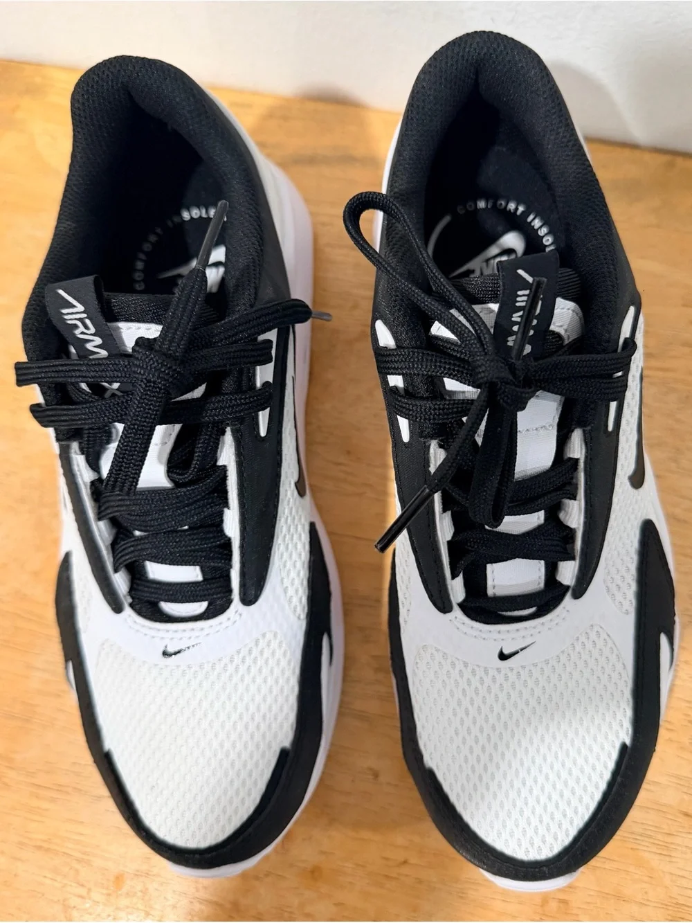 Nike Air Max Bolt size US size 7